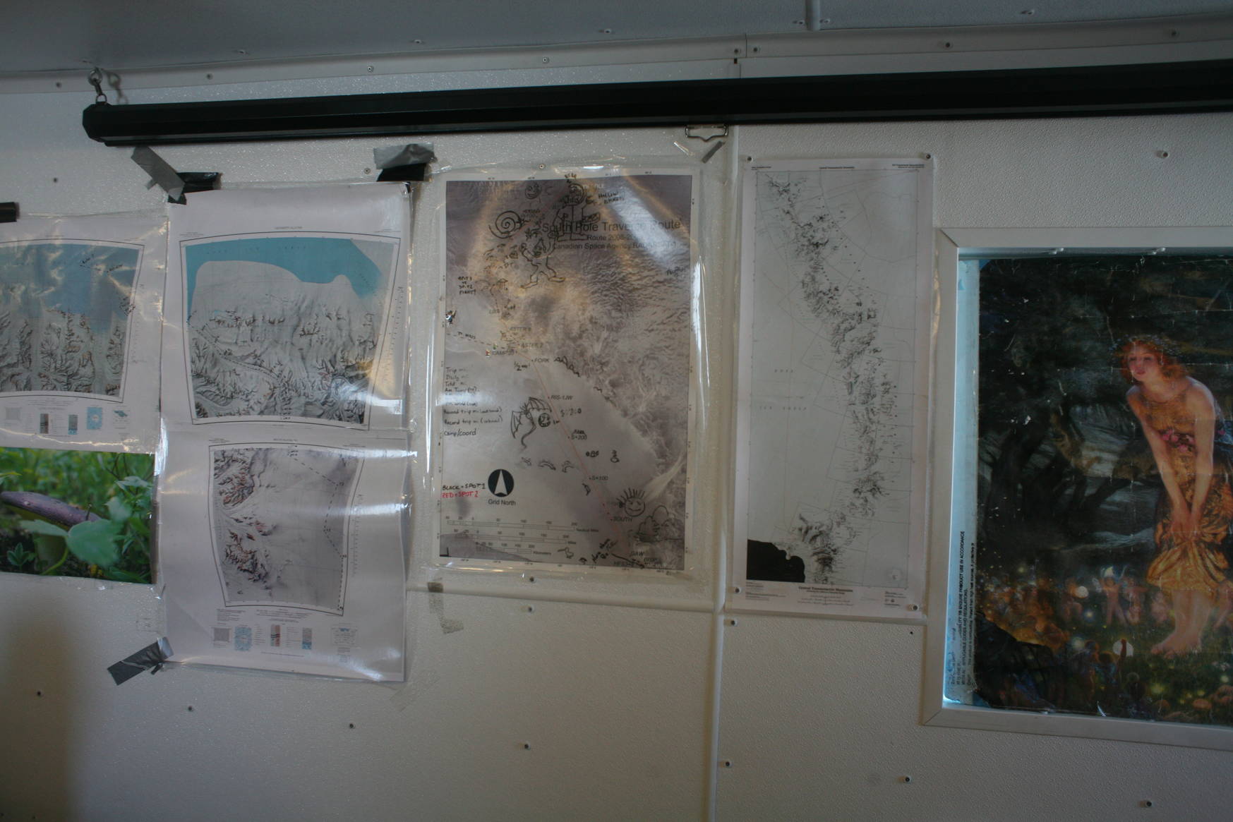 Maps showing the route that the south pole traverse takes.